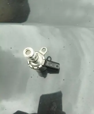 Audi A6 S6 C7 4G Oil pressure sensor 04l906455b