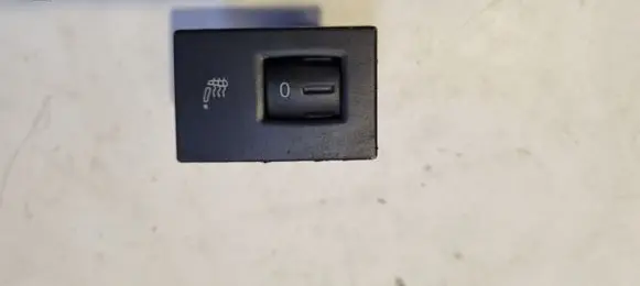 Volkswagen Touareg I Seat heating switch 7L6963563