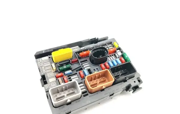Peugeot 308 Fuse module 9675878480