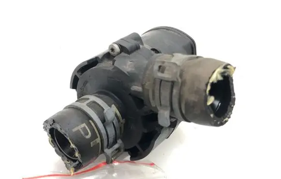 Skoda Octavia Mk3 (5E) Oil filter mounting bracket 5G0965567B
