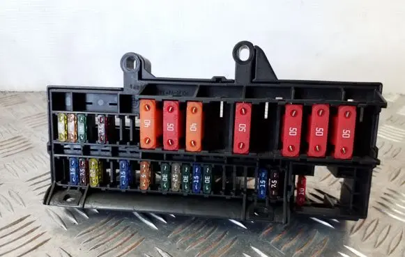 BMW 7 E65 E66 Fuse module