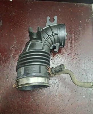 Honda FR-V Air intake hose/pipe 