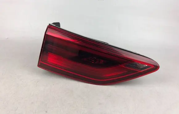 Volkswagen Golf VIII Tailgate rear/tail lights 5H0945093D