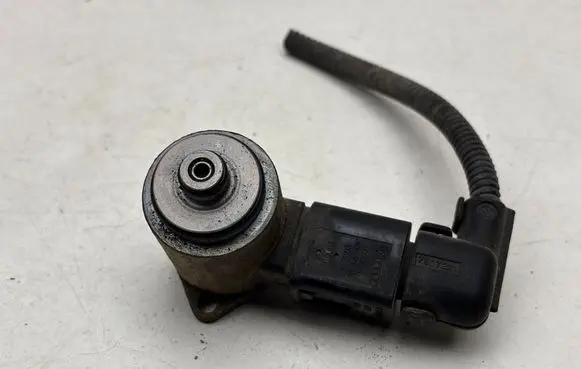 Audi Q7 4L Hydraulic servotronic pressure valve 4F0998317A