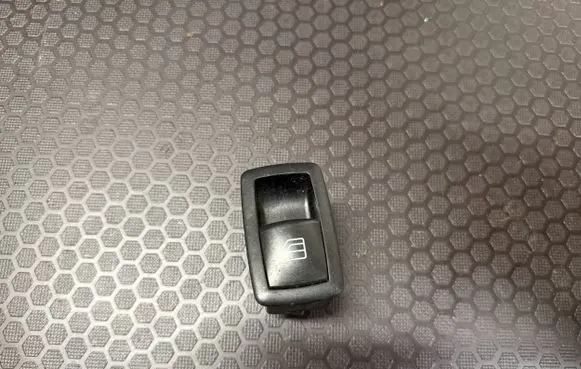 Mercedes-Benz ML W164 Electric window control switch A2518200510 9051679300 03128150