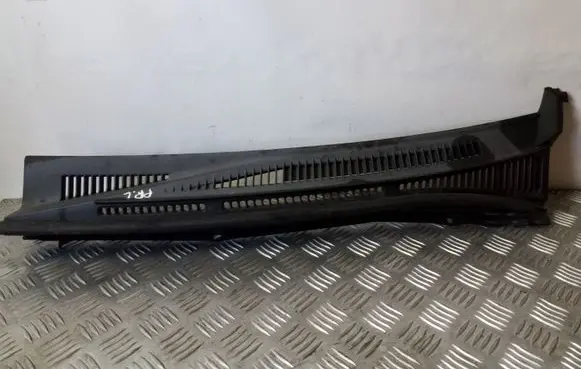 Suzuki Grand Vitara II Wiper trim 7731065J10