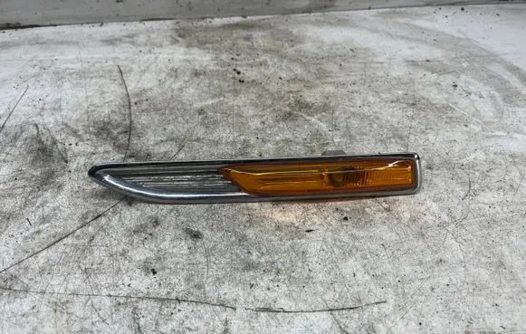 Ford Mondeo MK IV Front fender indicator light 7S7113K354BD
