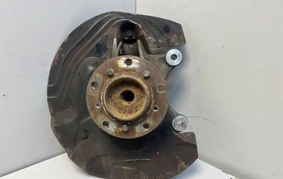 BMW M3 e92 Front wheel hub 2283435 2282670