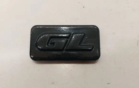 Manufacturer badge logo/emblem