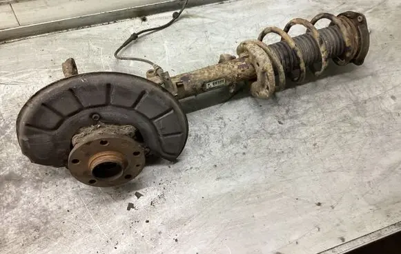 Skoda Octavia Mk2 (1Z) Front wheel hub spindle knuckle 14D5A1 1T0413031DN