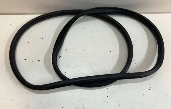 Mazda CX-3 Rubber seal rear door 
