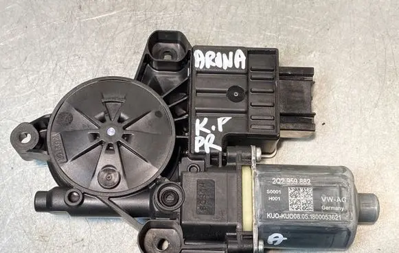 Seat Arona Front door window regulator motor 2Q2959882 0130822065
