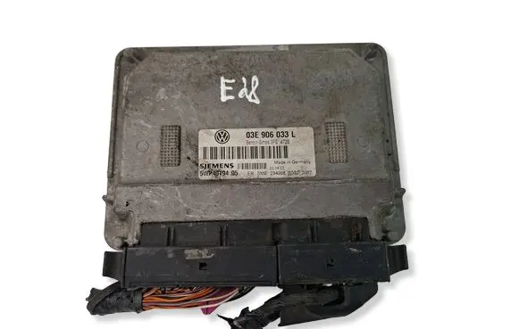 Skoda Fabia Mk1 (6Y) Engine control unit/module 03E906033L 5WP4019405