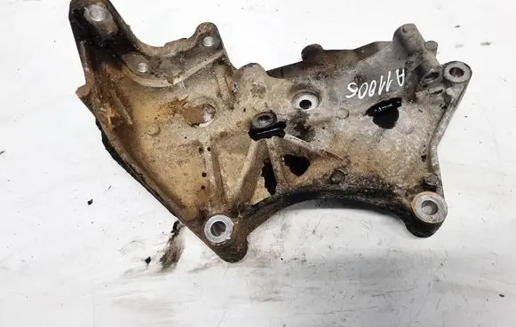 Suzuki Grand Vitara II Engine mounting bracket 