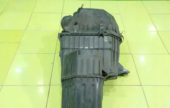 KIA Soul Air filter box 6743439