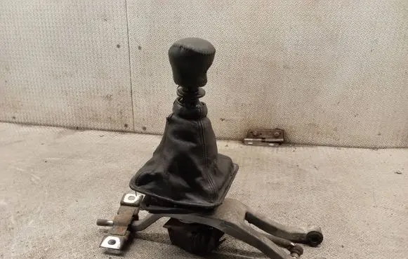 Lexus IS 220D-250-350 Gear shifter/selector