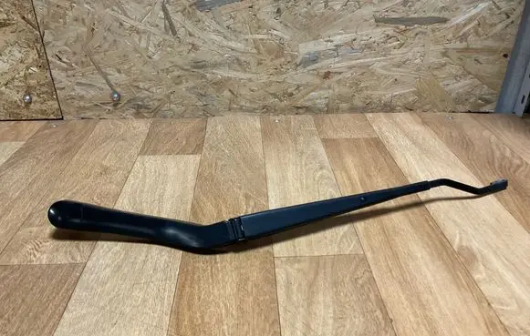 Opel Insignia A Front wiper blade arm 13227398