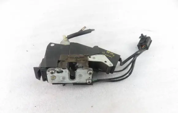 Jaguar XJ X308 Front door lock GNA1081CD