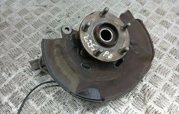 Toyota Avensis T270 Front wheel hub