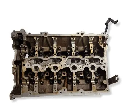 BMW 3 F30 F35 F31 Engine head 8743369