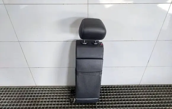 Mercedes-Benz C W205 Rear seat armrest 