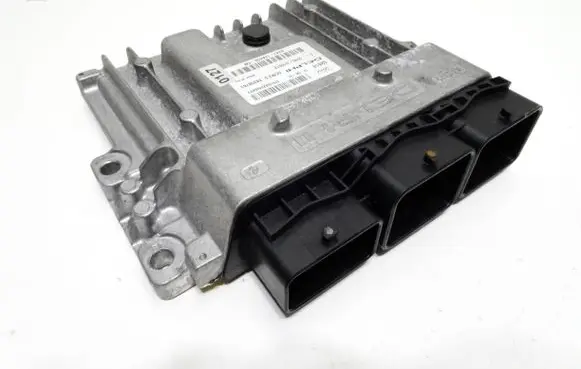 Ford Kuga I Engine control unit/module AV4112A650CM 28330761 97RI010012