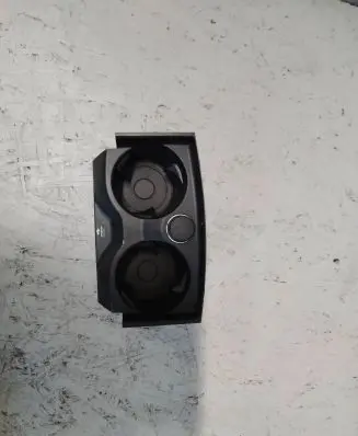 Cup holder front