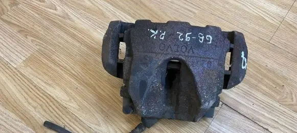 Volvo XC60 Front brake caliper