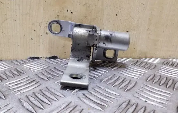 Ford Mondeo MK IV Front door upper hinge