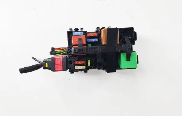 Peugeot 508 II Fuse module 9806192580-58 9806192580