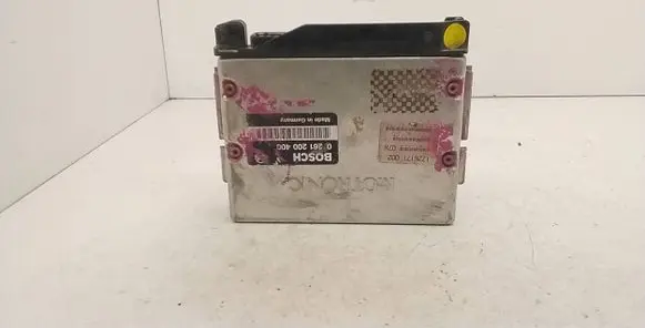 BMW 5 E34 Engine control unit/module 0261200400