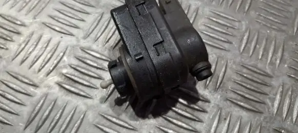 Peugeot 406 Headlight level adjustment motor 97KG13K198BB