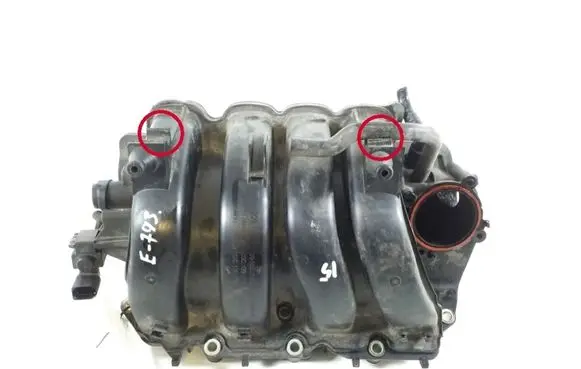 Volkswagen Golf V Intake manifold 03C129711F