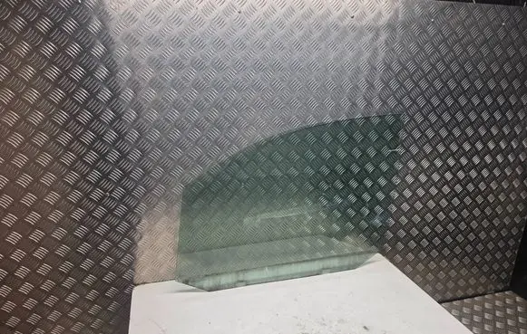 Volkswagen Caddy Front door window glass four-door