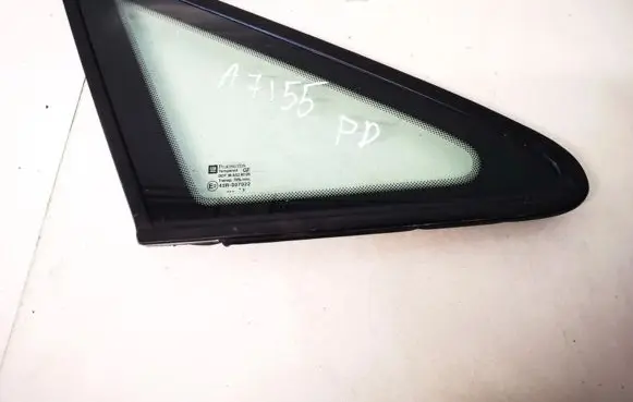 Opel Zafira A Front triangle window/glass 