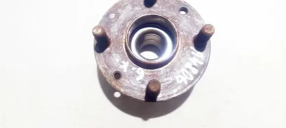 Mazda 323 F Rear wheel hub