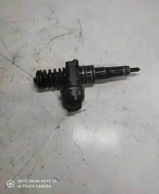 Audi A4 S4 B6 8E 8H Fuel injector