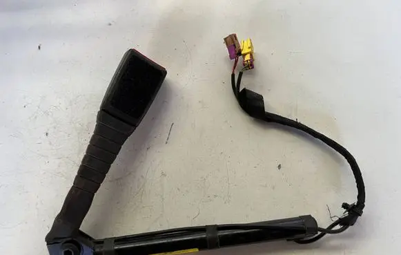 Opel Signum Front seatbelt buckle 13127947F K9073256165