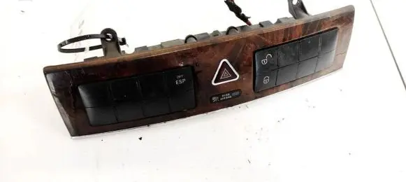 Mercedes-Benz C W203 Hazard light switch 2038702510 3634902