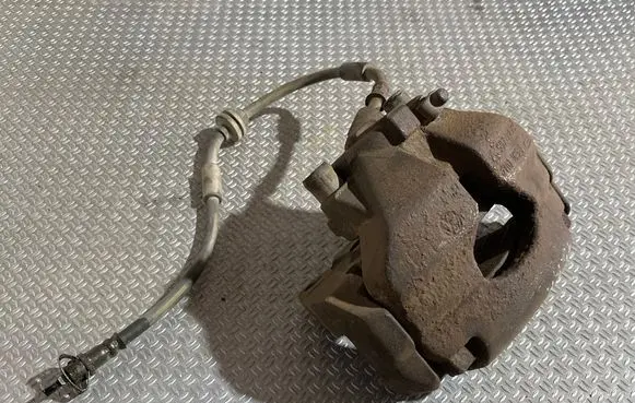 Volkswagen Transporter - Caravelle T5 Front brake caliper 7H0105J