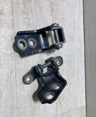 Renault Clio V Rear door hinge set 6735045r