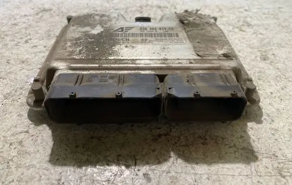 Volkswagen Sharan Engine control unit/module 038906019FA 28SA5033 0281010629