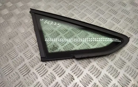 Volkswagen Golf Sportsvan Front triangle window/glass 43R011582 510845412L