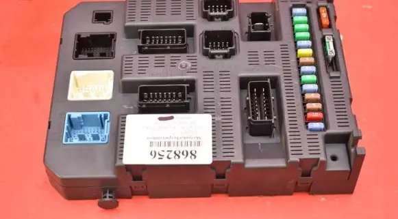 Peugeot 308 Fuse box set 9663798180