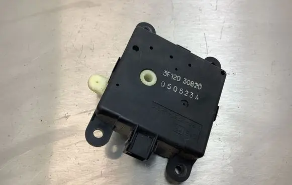 Nissan Murano Z50 Air flap motor/actuator 3F12030820 050523A