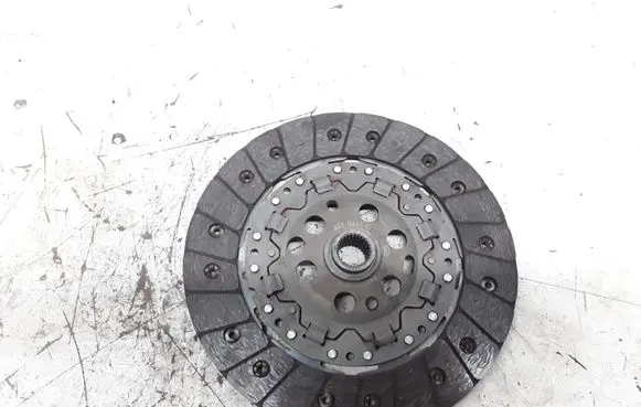 Volkswagen PASSAT B6 Clutch pressure plate 323064110
