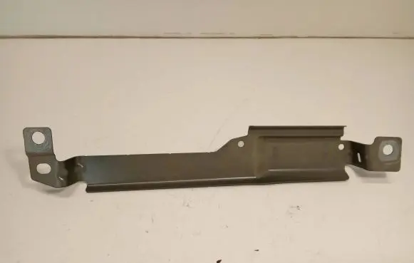 Volvo XC60 Fender mounting bracket 31424581 BQ9GD