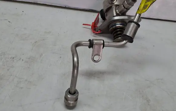 Opel Astra K Mechanical fuel pump S27612372 12673450