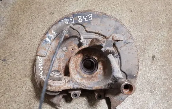 BMW 7 E38 Rear wheel hub spindle/knuckle 33321090798