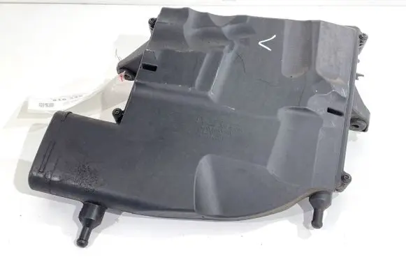 Mercedes-Benz R W251 Air filter box A6420902101